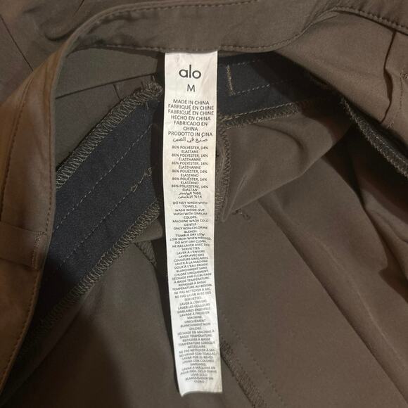 ALO Yoga Mid-Rise Showdown Trouser Women’s Size Medium Color Espresso - Picture 7 of 10
